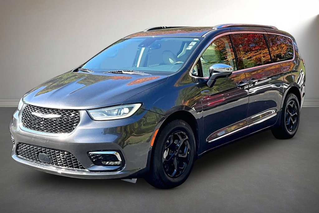 Used 2021 Chrysler Pacifica Limited w/ Premium & Safety Sphere Group AWD/4WD image 3