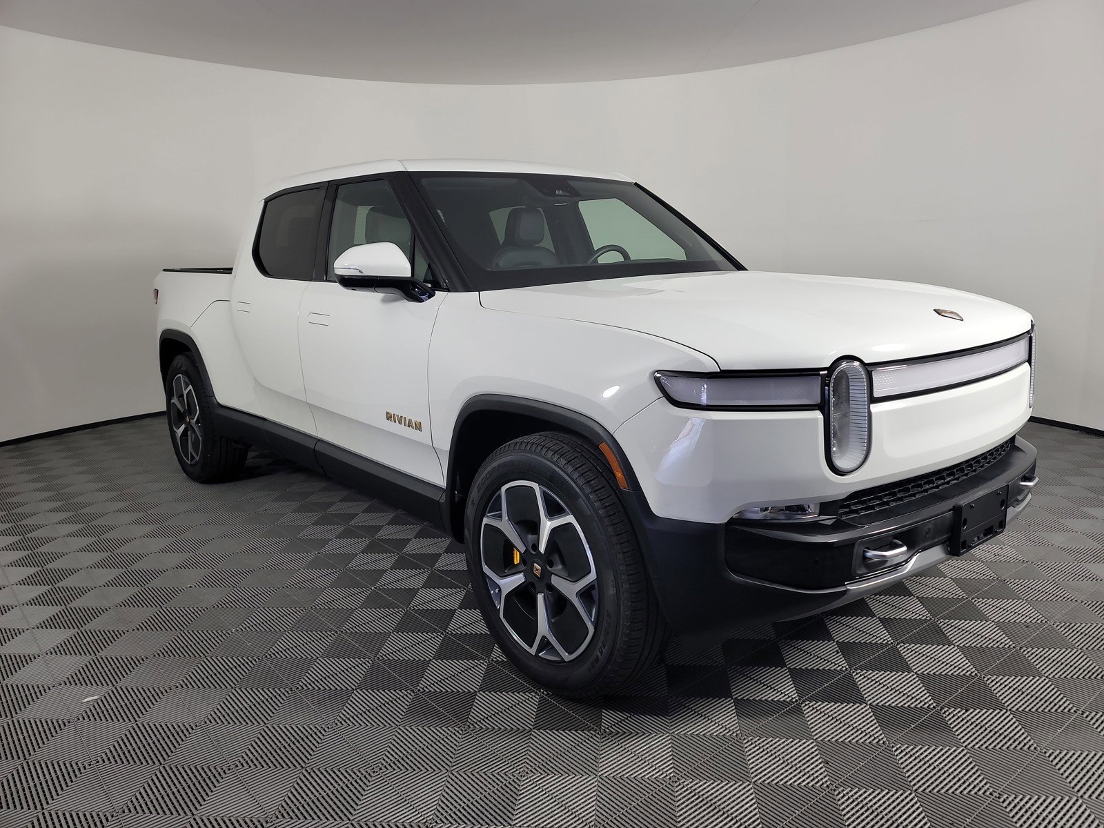 Used 2022 Rivian R1T Adventure image 7