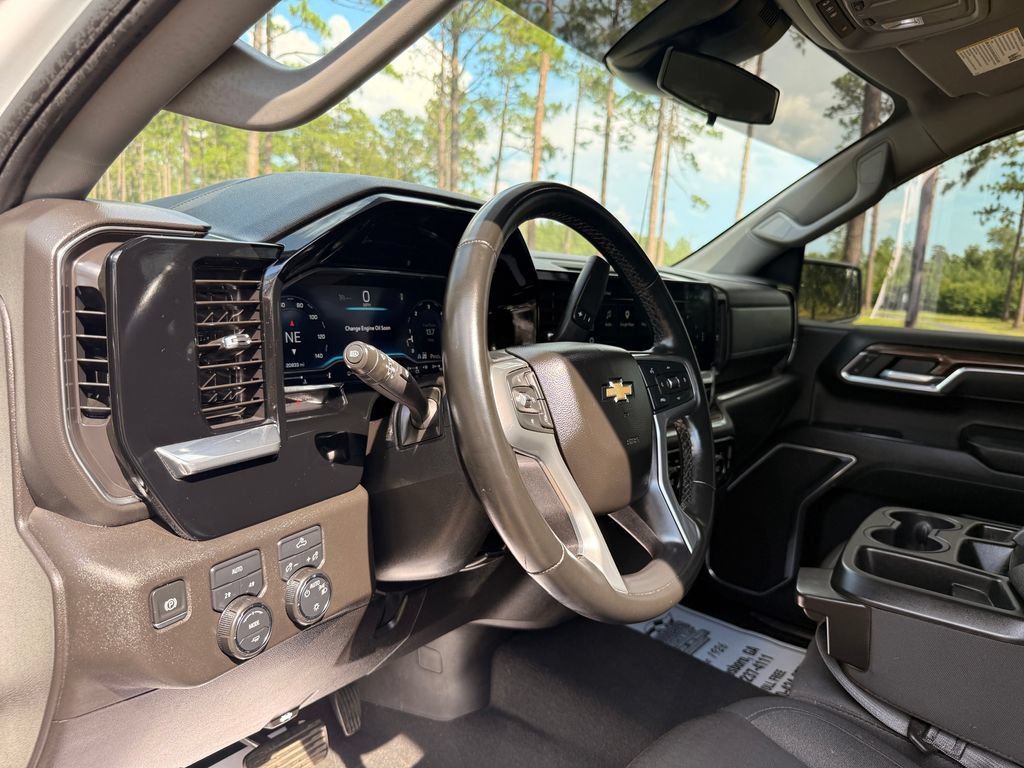 Used 2025 Chevrolet Silverado 1500 LT w/ Work Truck Package AWD/4WD image 13