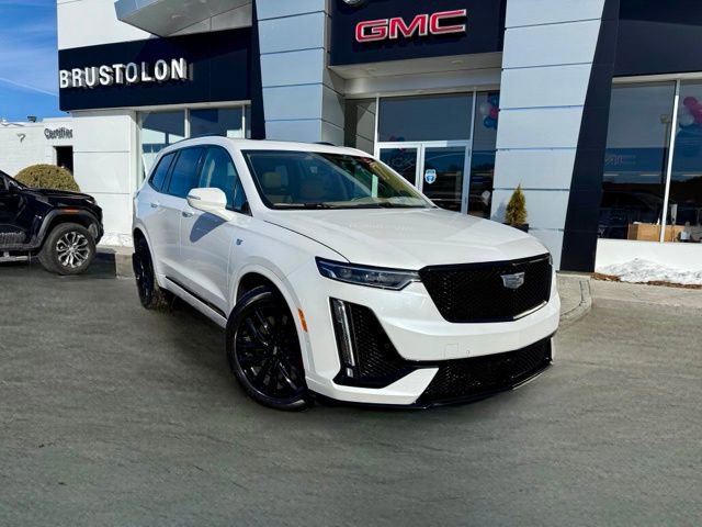 Used 2024 Cadillac XT6 Sport w/ LPO, ONYX Package image 3