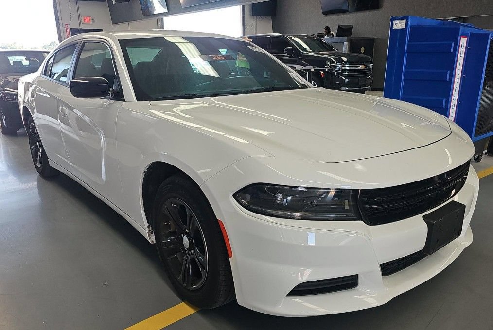 Used 2023 Dodge Charger SXT RWD image 3