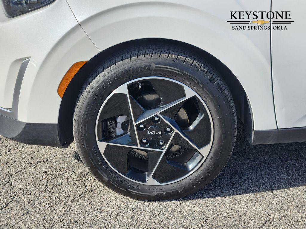 Used 2023 Kia Soul EX image 12