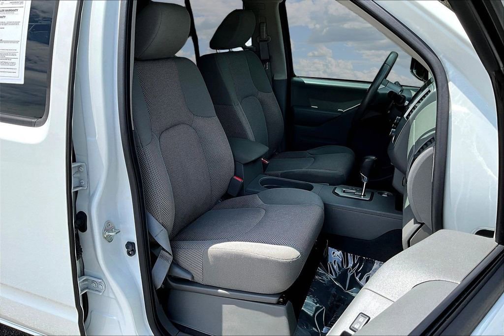 Used 2021 Nissan Frontier SV w/ Midnight Edition Floor Mats AWD/4WD image 32