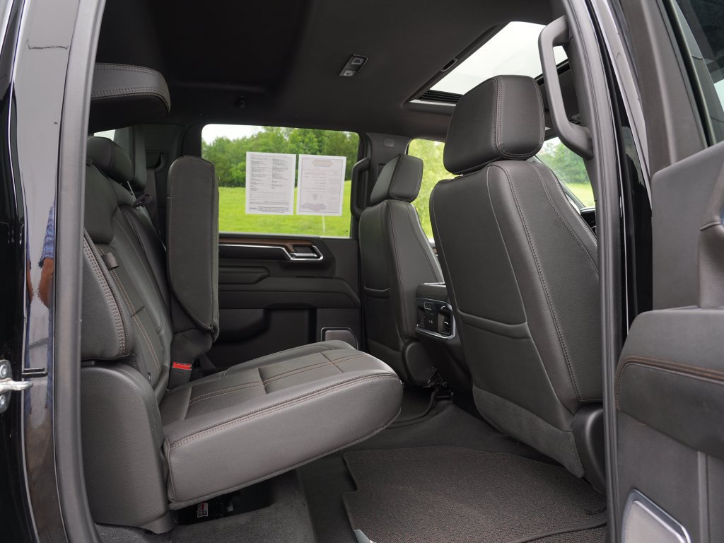 Used 2024 Chevrolet Silverado 3500 High Country w/ High Country Premium Package AWD/4WD image 30