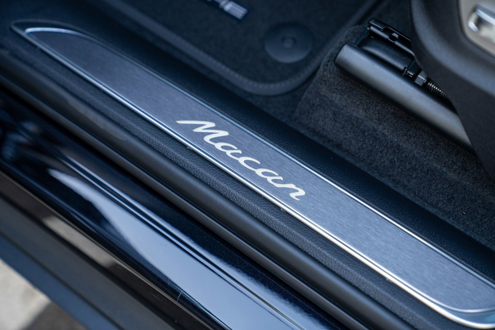 New 2026 Porsche Macan AWD/4WD image 12