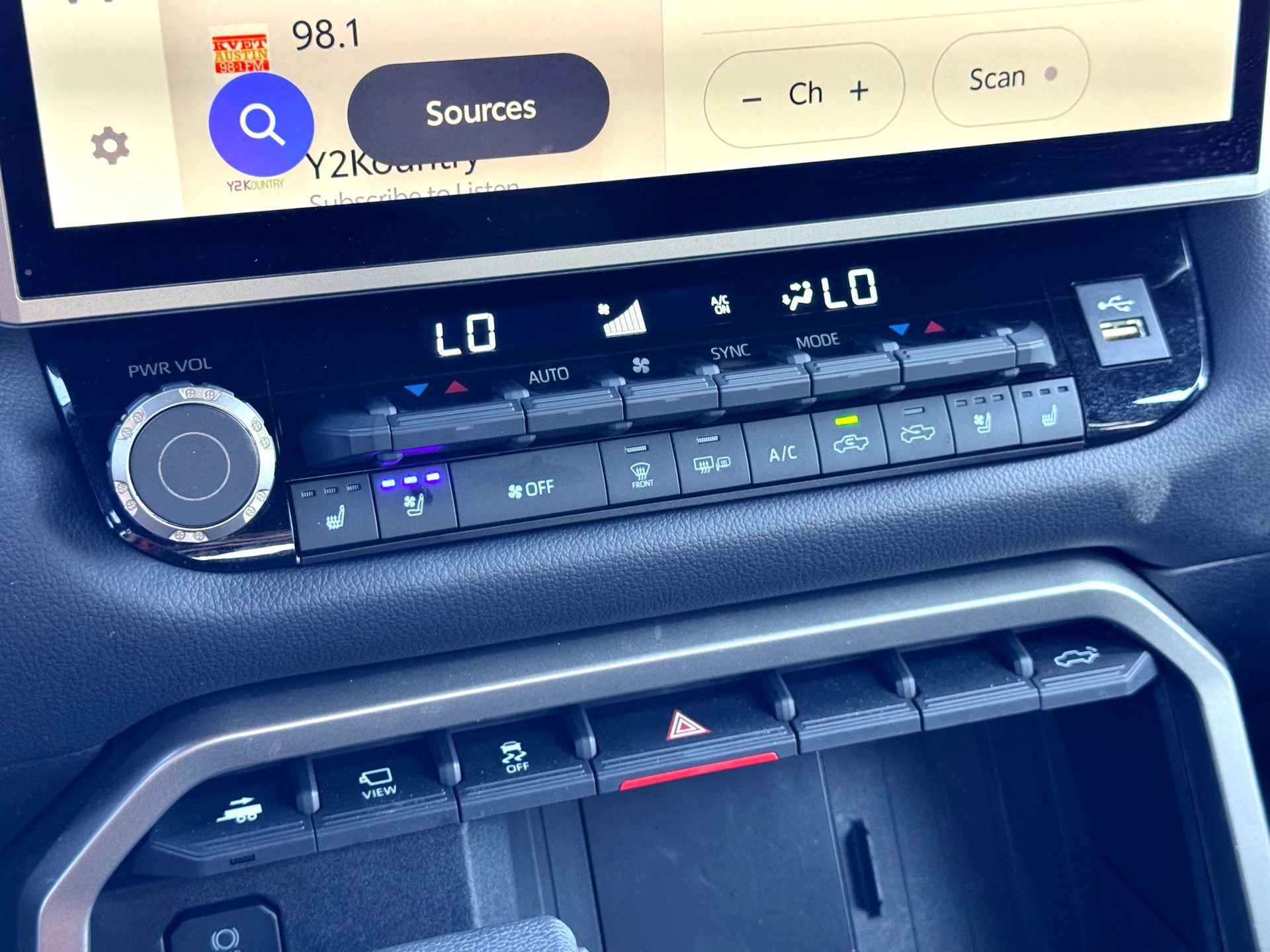 Used 2025 Toyota Tundra Limited image 30