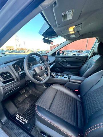 Certified 2025 Nissan Rogue SV image 25