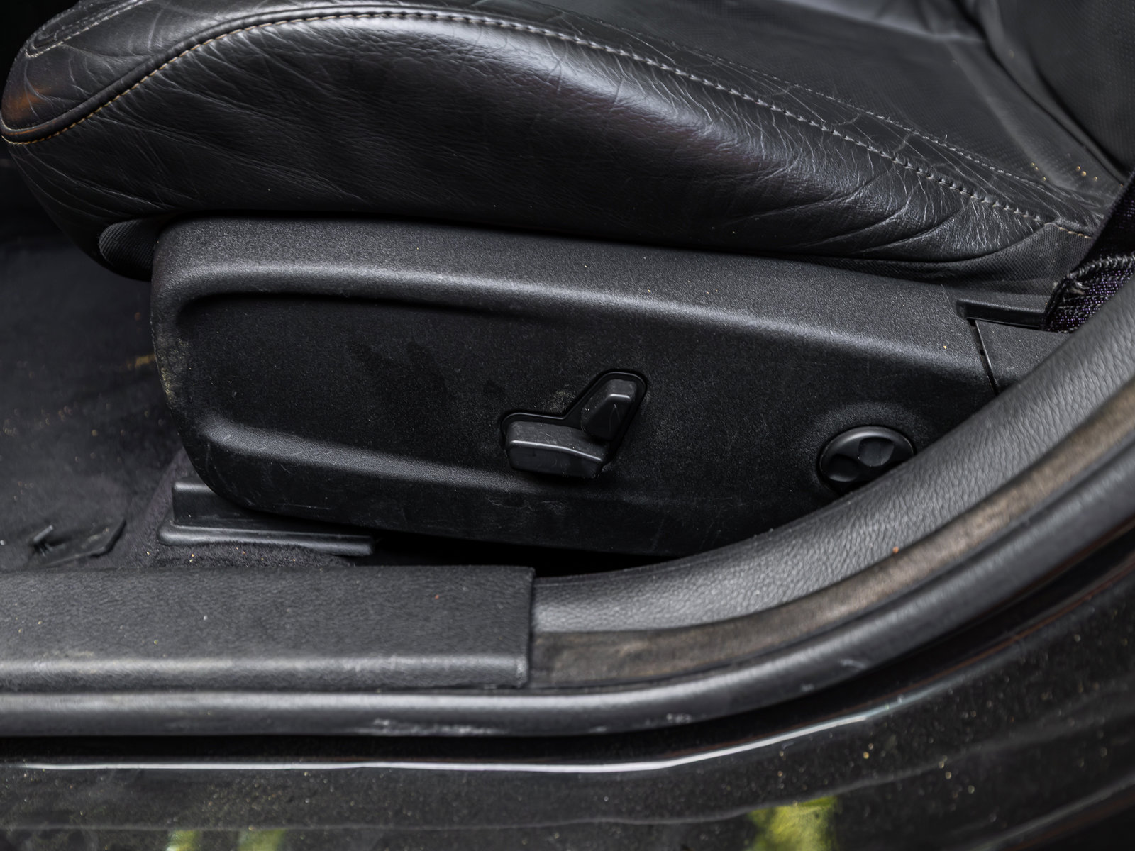 Used 2016 Dodge Charger SRT w/ Harman/Kardon Audio Group image 59