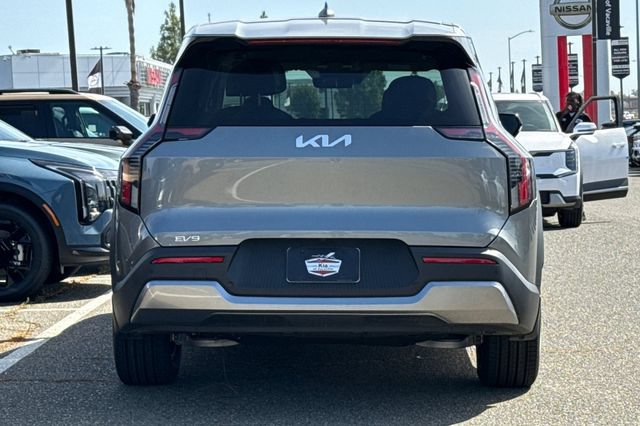 Certified 2024 Kia EV9 Light Long Range RWD image 7