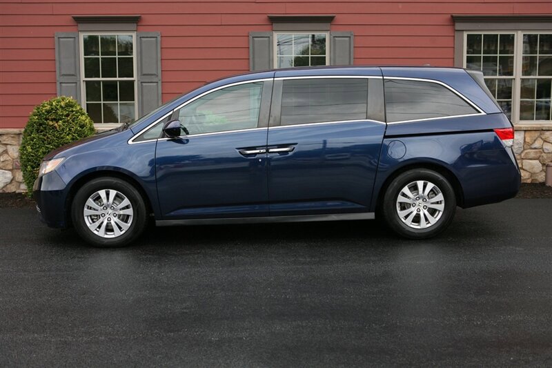Used 2016 Honda Odyssey SE image 4