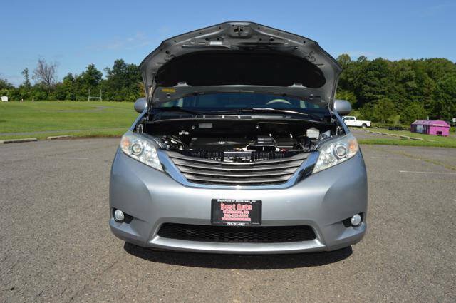 Used 2011 Toyota Sienna XLE w/ XLE Navigation Pkg FWD image 66