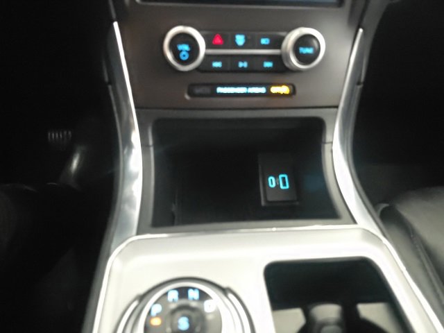 Used 2021 Ford Edge Titanium w/ Equipment Group 301A image 19