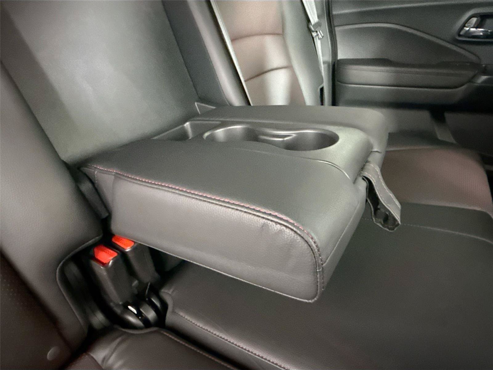 Used 2025 Honda Ridgeline Black Edition image 38