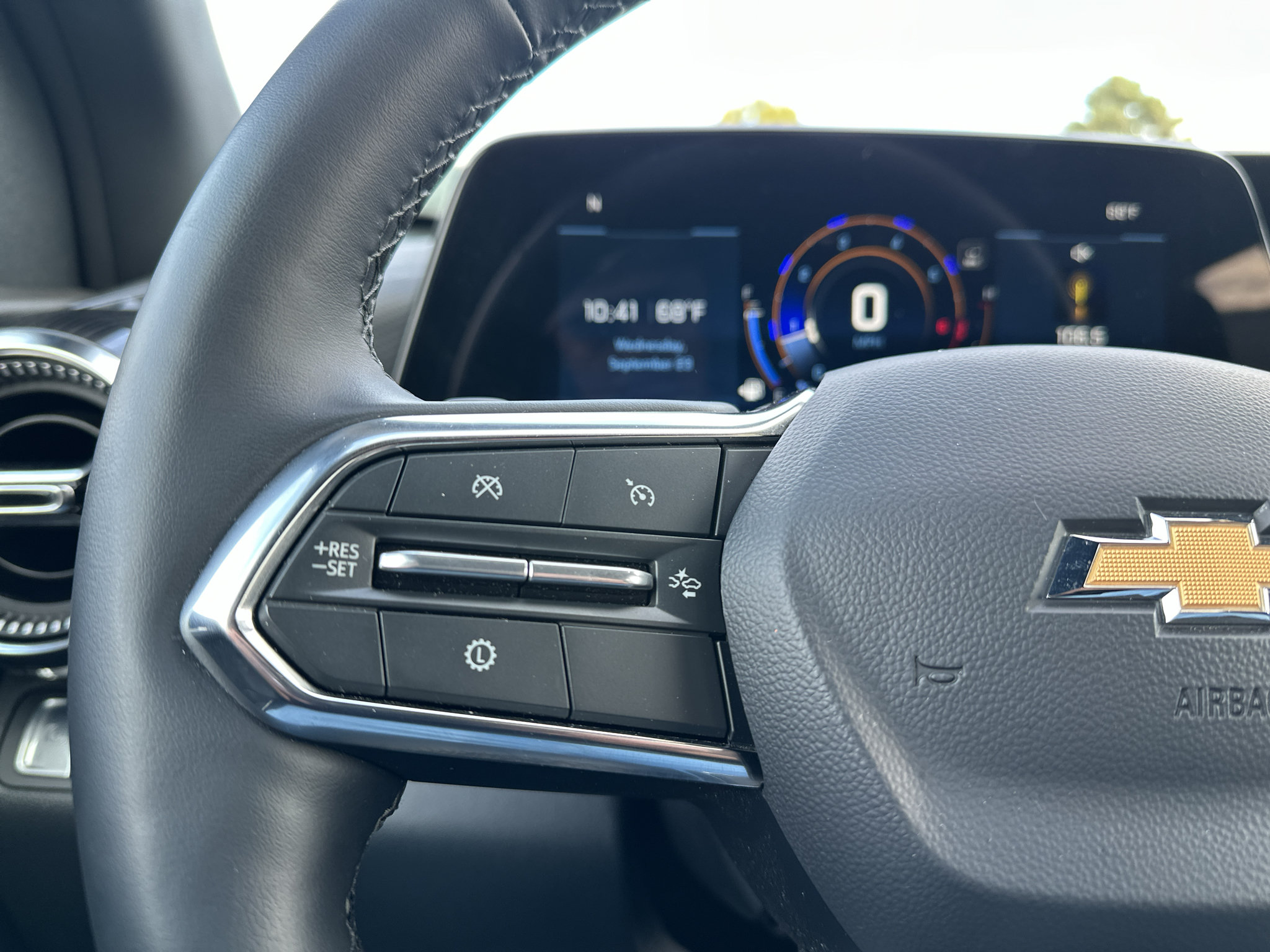 Used 2026 Chevrolet Equinox LT AWD/4WD image 25