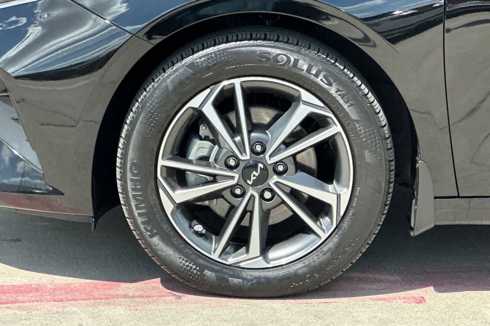 Used 2023 Kia Forte LXS FWD image 33