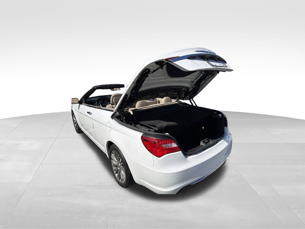 Used 2013 Chrysler 200 Limited FWD image 8