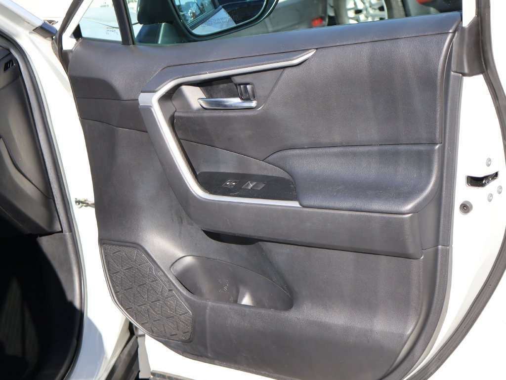 Used 2021 Toyota RAV4 XLE w/ Convenience Package AWD/4WD image 11