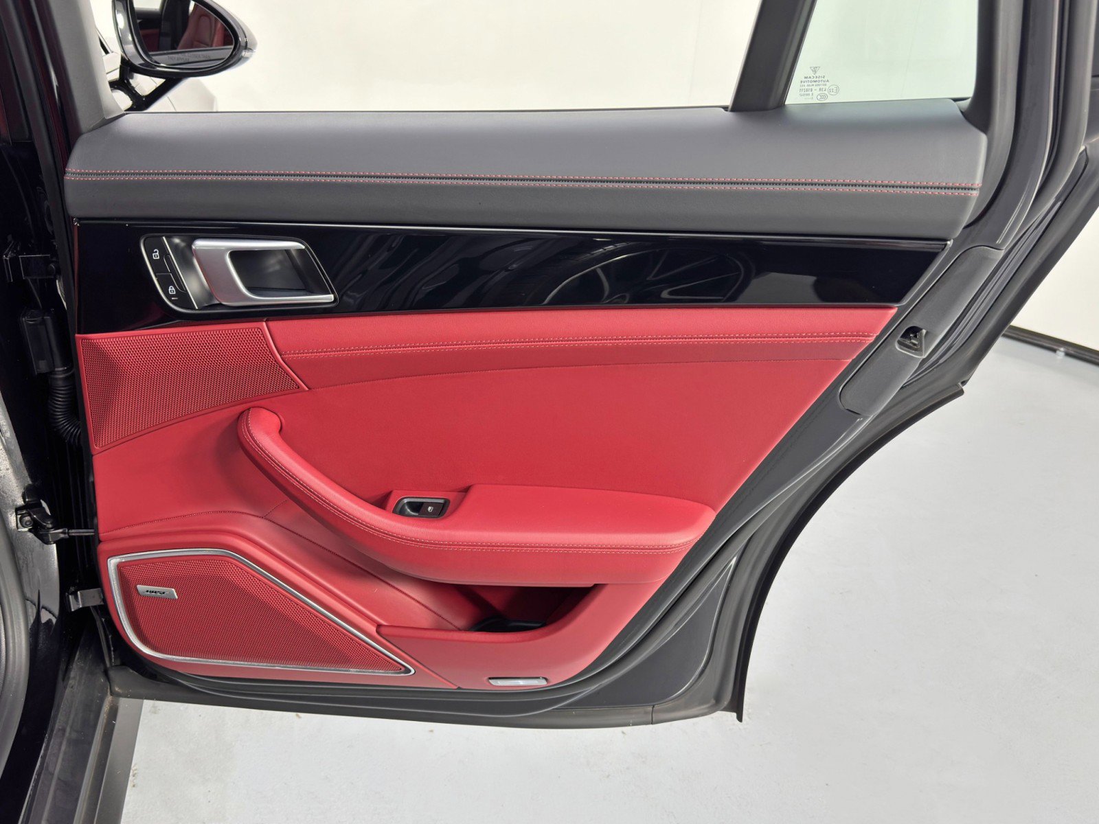 Used 2022 Porsche Panamera 4 w/ Premium Package AWD/4WD image 49