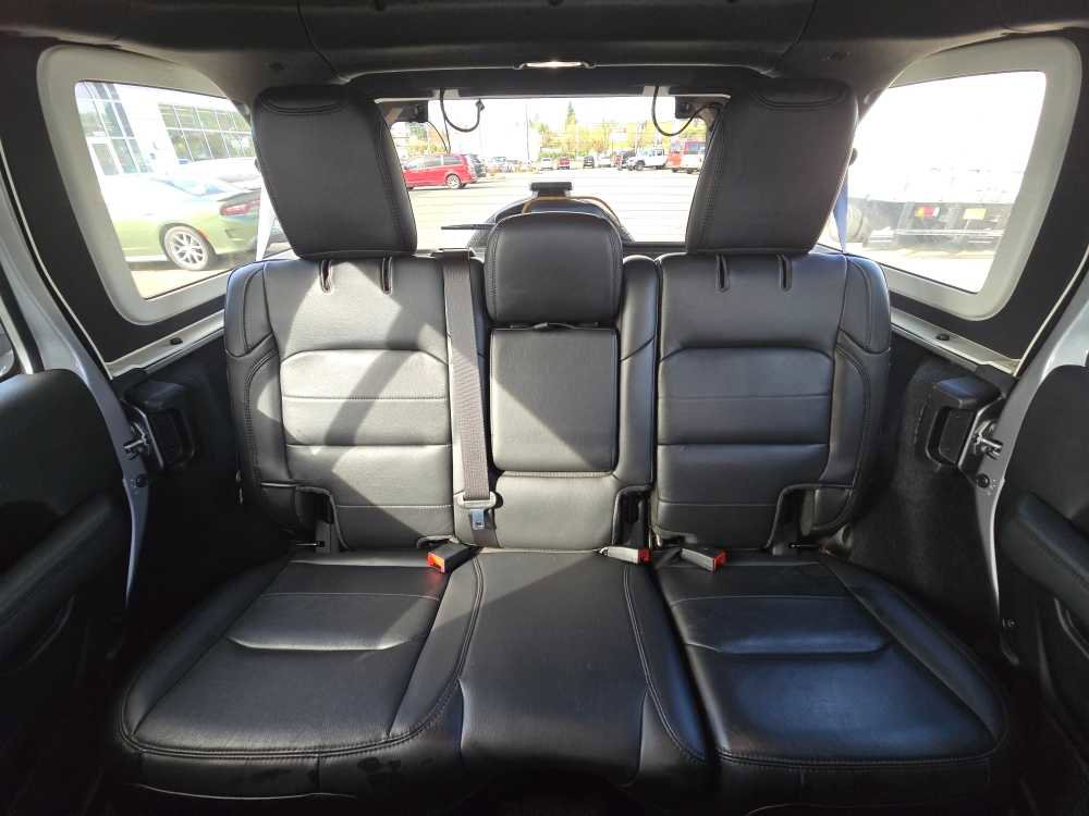 Used 2020 Jeep Wrangler Unlimited Sahara image 17