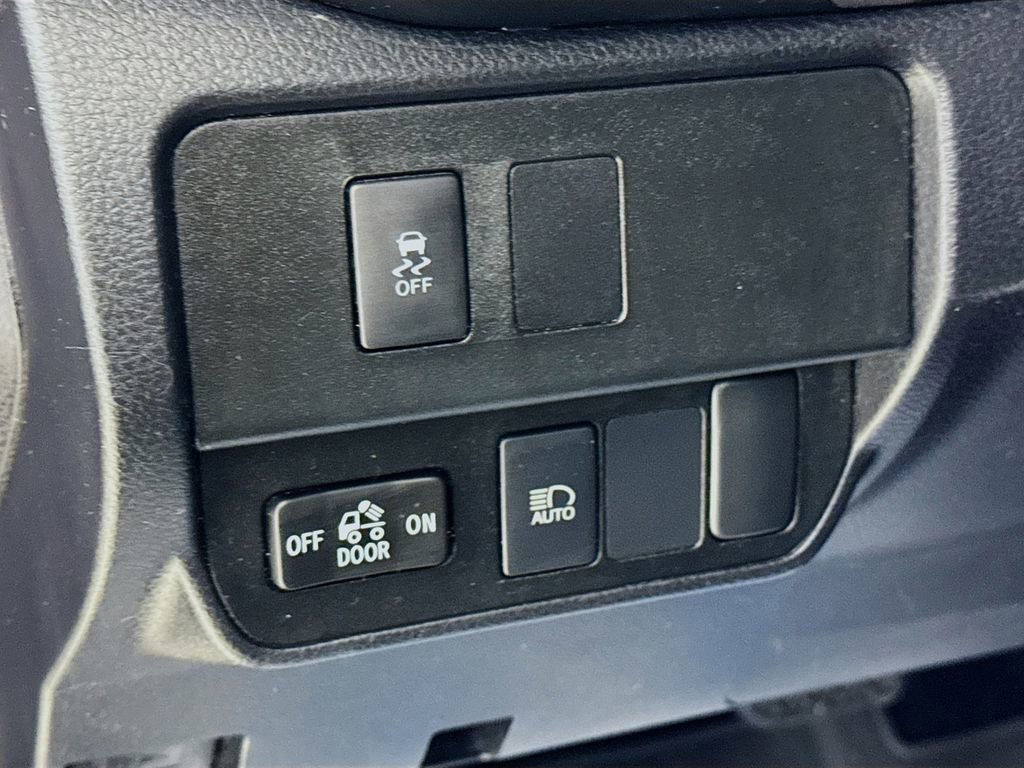 Used 2022 Toyota Tacoma SR5 RWD image 11