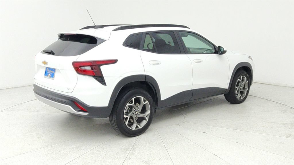 Certified 2025 Chevrolet Trax LT FWD image 7