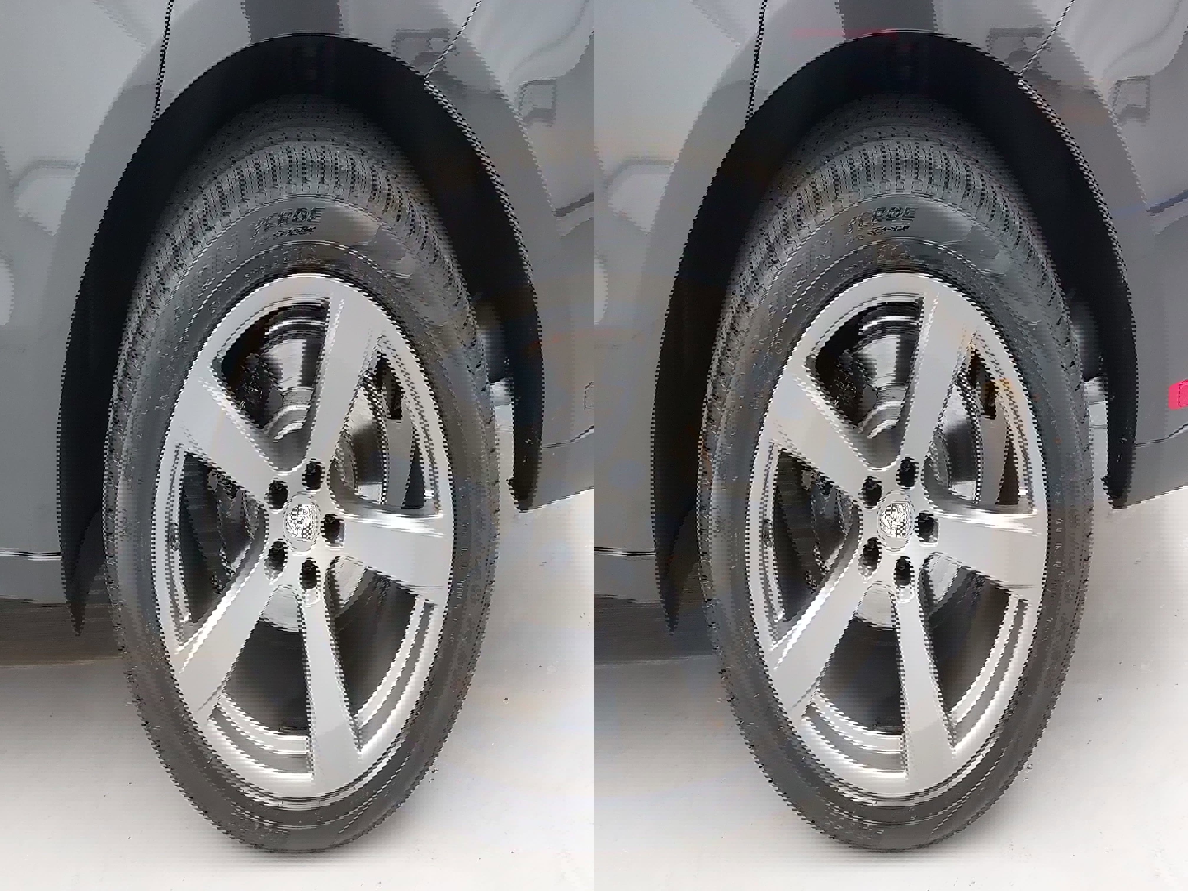 Certified 2025 Porsche Macan image 34