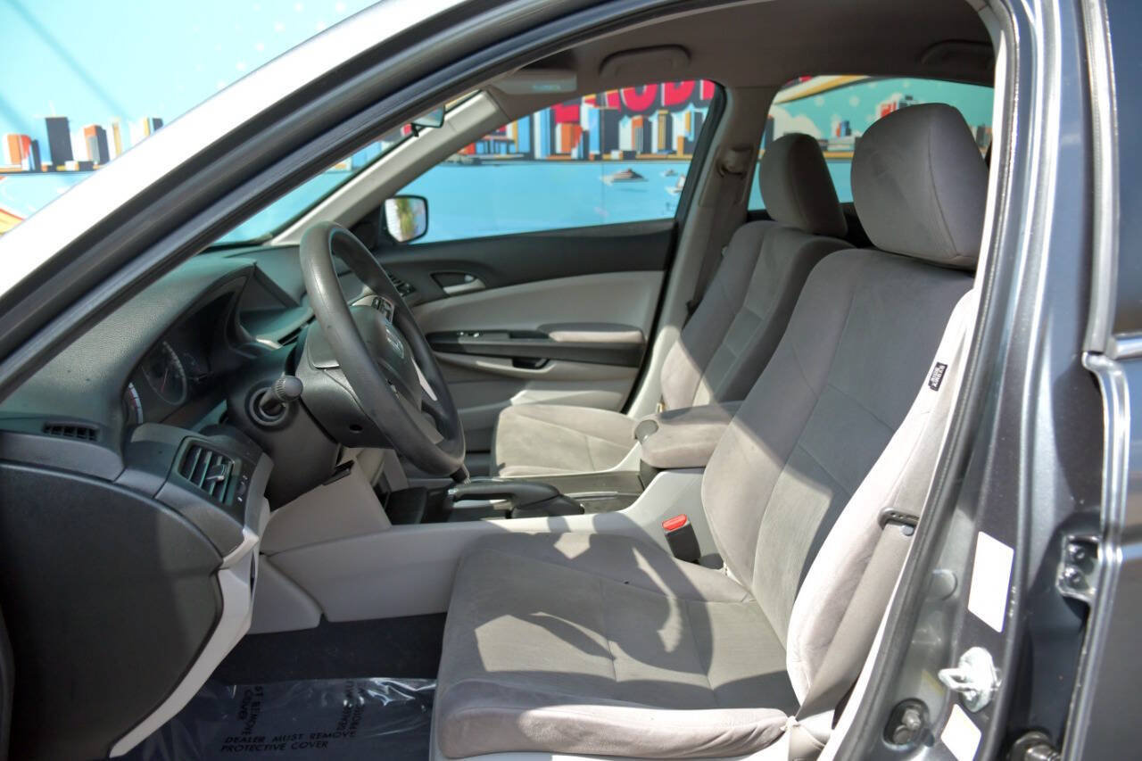 Used 2012 Honda Accord LX image 17