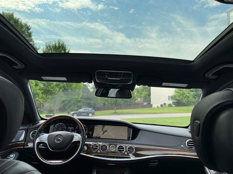 Used 2015 Mercedes-Benz S 550 4MATIC Sedan image 32