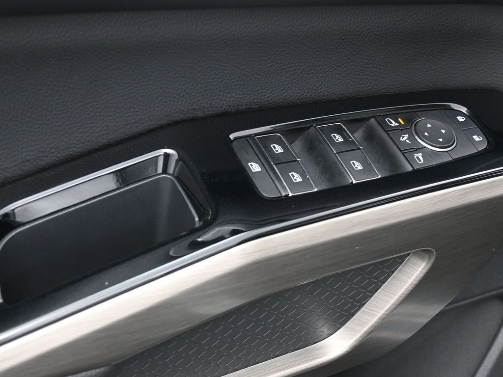 Used 2022 Nissan Pathfinder Platinum w/ Cargo Package image 16