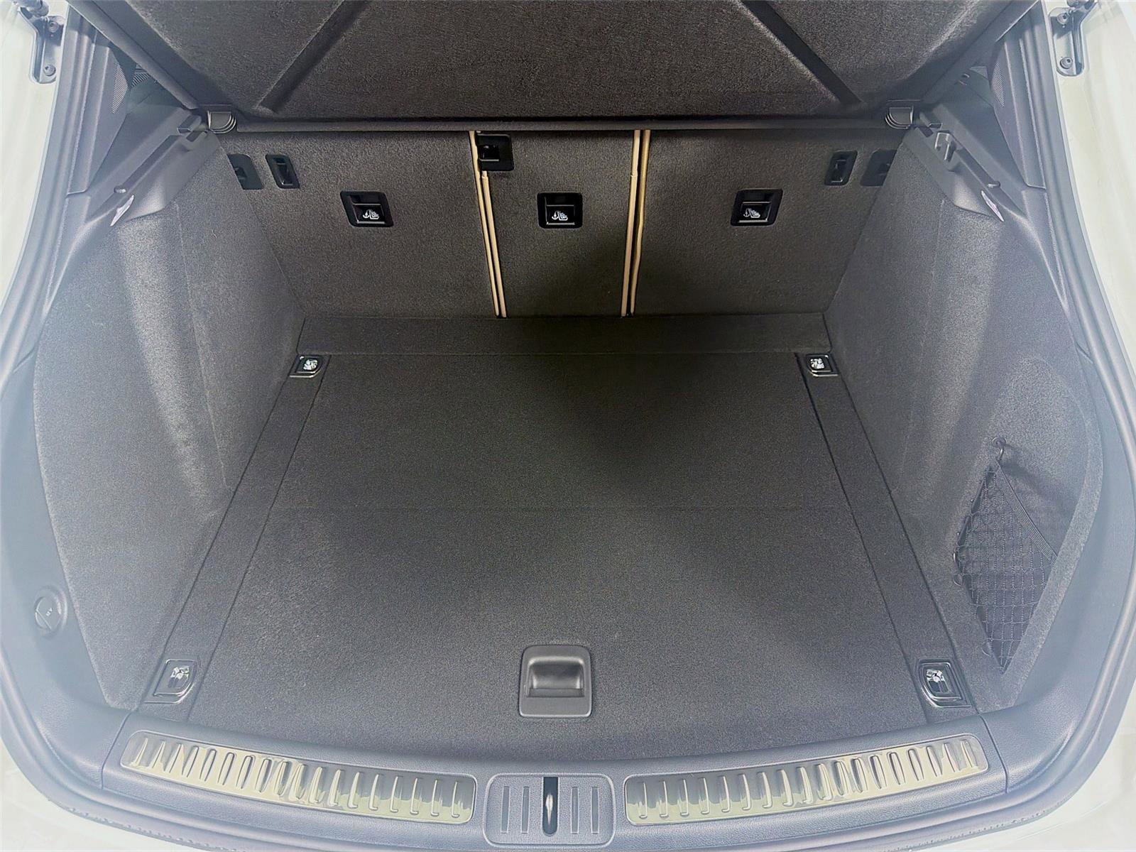 New 2026 Porsche Macan Turbo image 22