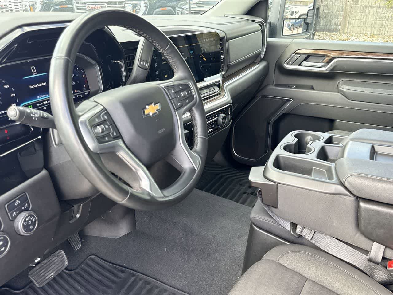 Used 2025 Chevrolet Silverado 2500 LT w/ Convenience Package AWD/4WD image 13