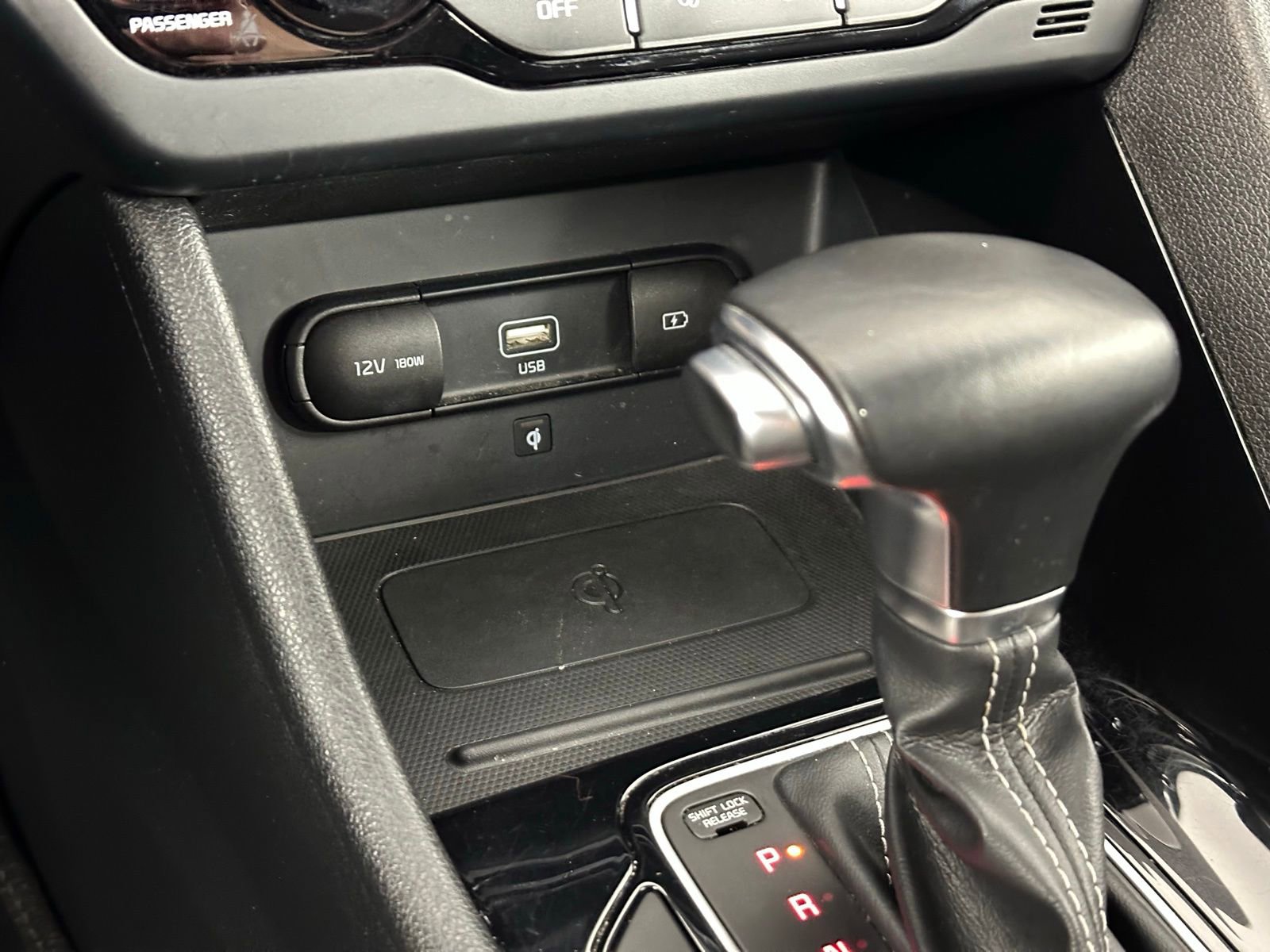 Used 2020 Kia Niro EX image 17