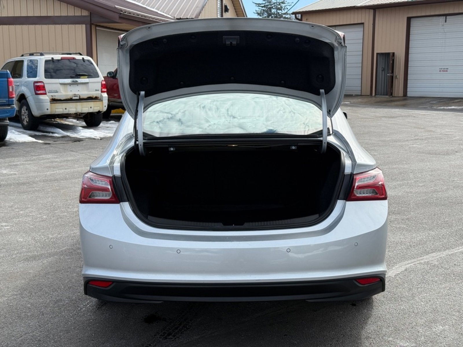 Used 2021 Chevrolet Malibu LT image 37