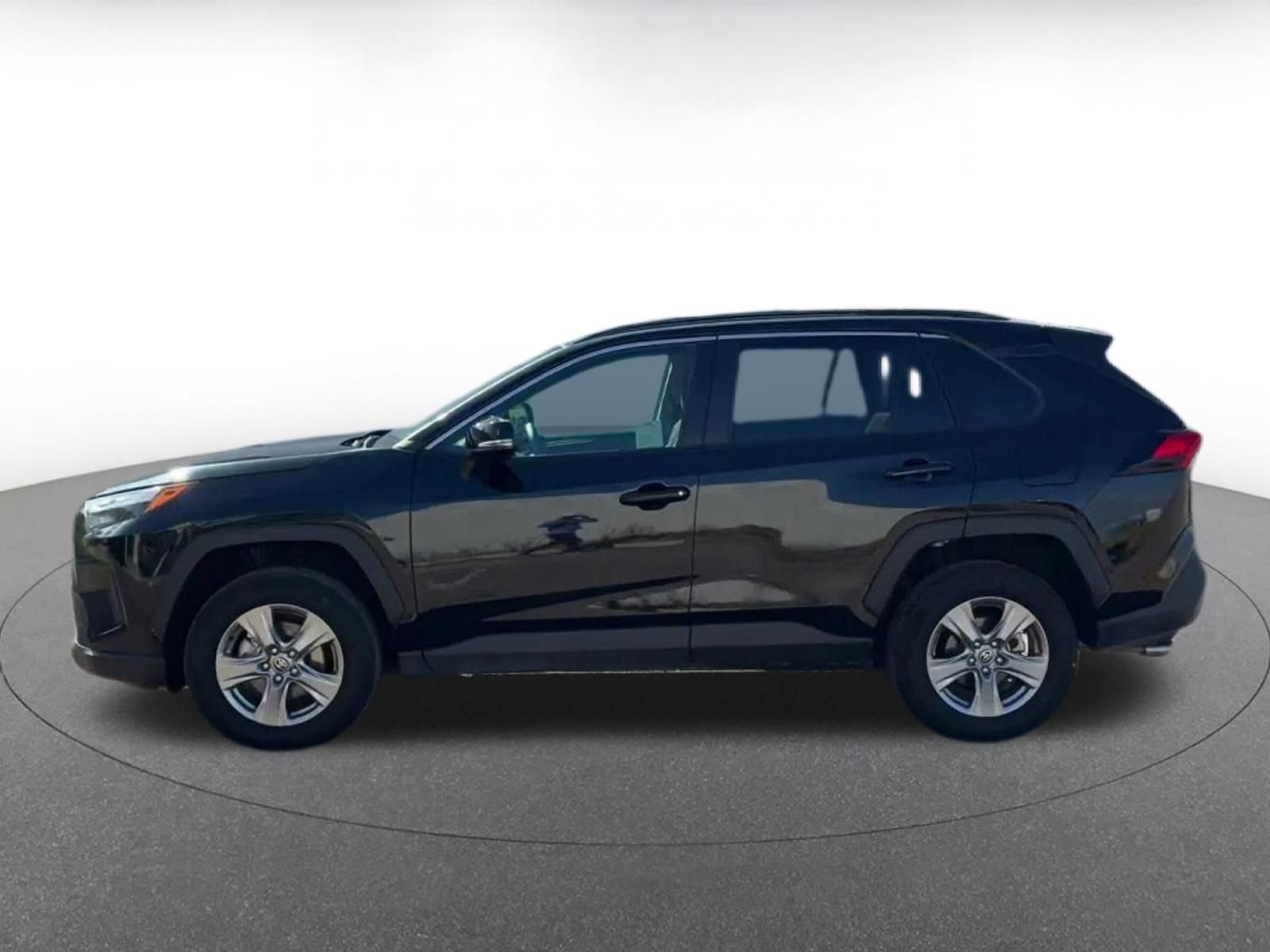 Used 2025 Toyota RAV4 XLE w/ Convenience Package AWD/4WD image 8