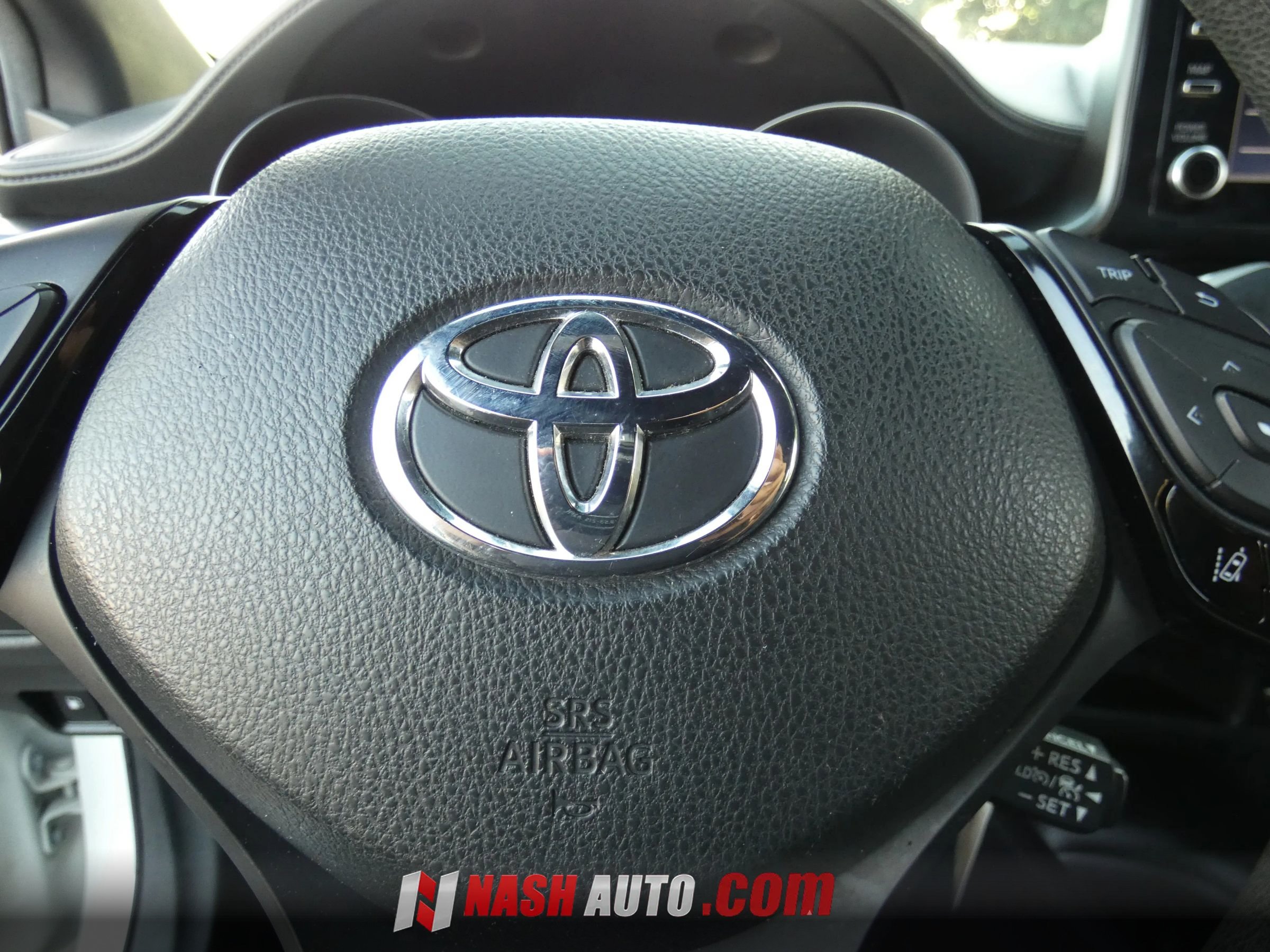 Used 2019 Toyota C-HR LE FWD image 47