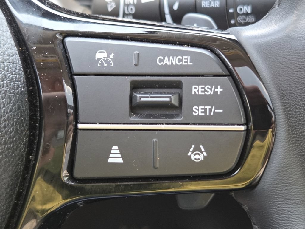 Certified 2023 Honda Pilot Touring image 9
