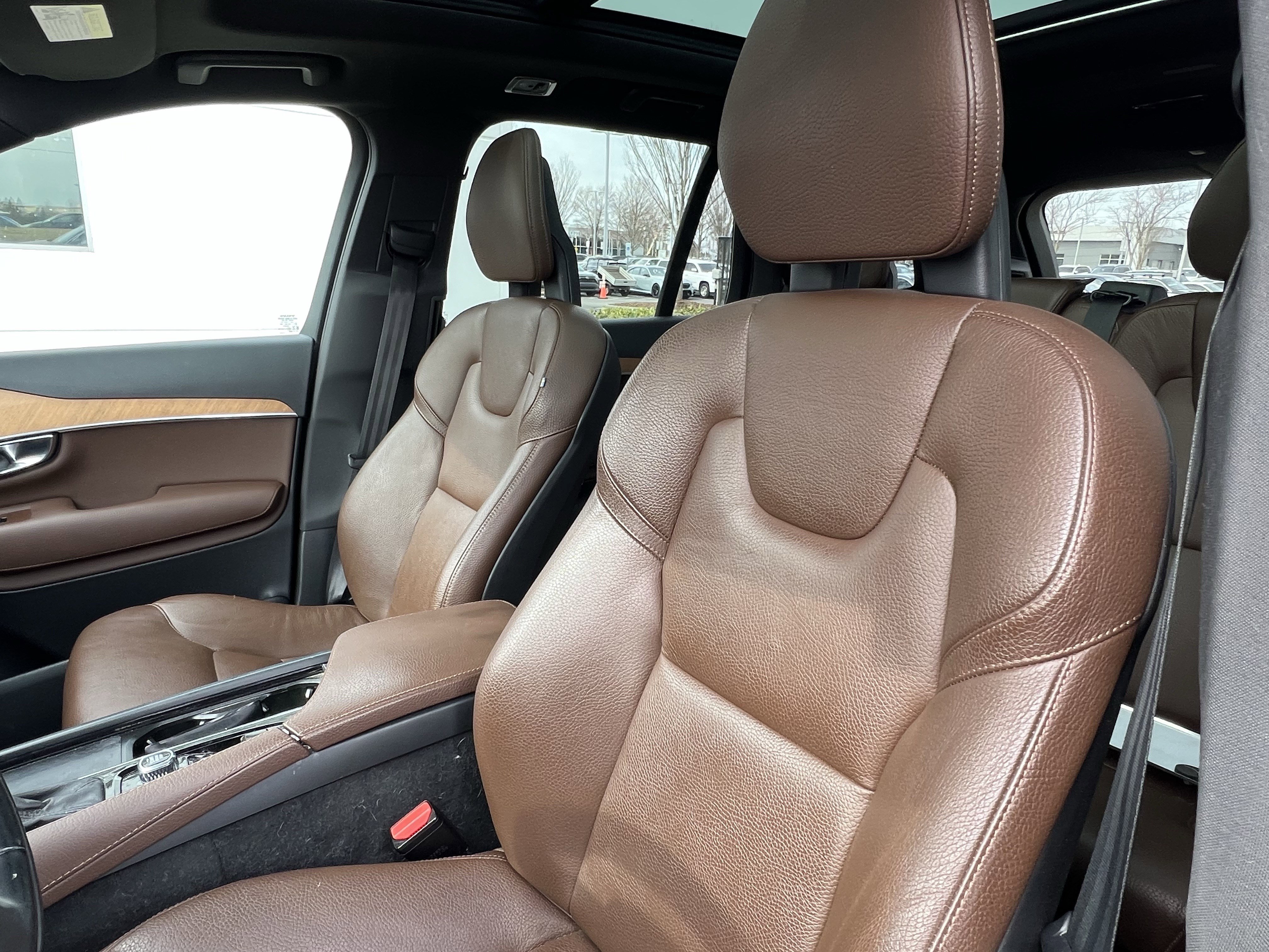 Used 2021 Volvo XC90 T6 Momentum w/ Advanced Package image 16