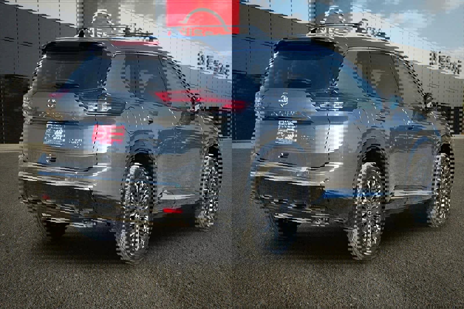 New 2026 Nissan Rogue Platinum video 3