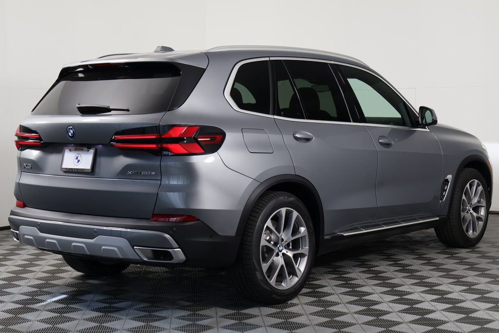 New 2026 BMW X5 xDrive50e w/ Premium Package image 2