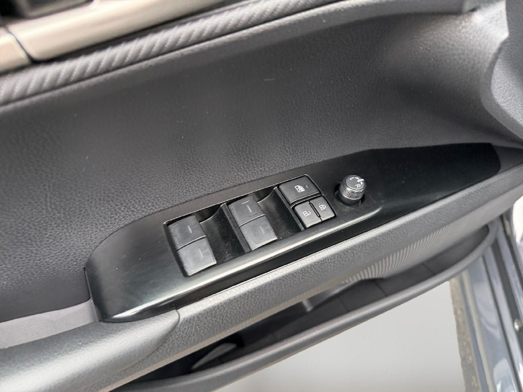 Used 2026 Toyota Camry SE FWD image 21