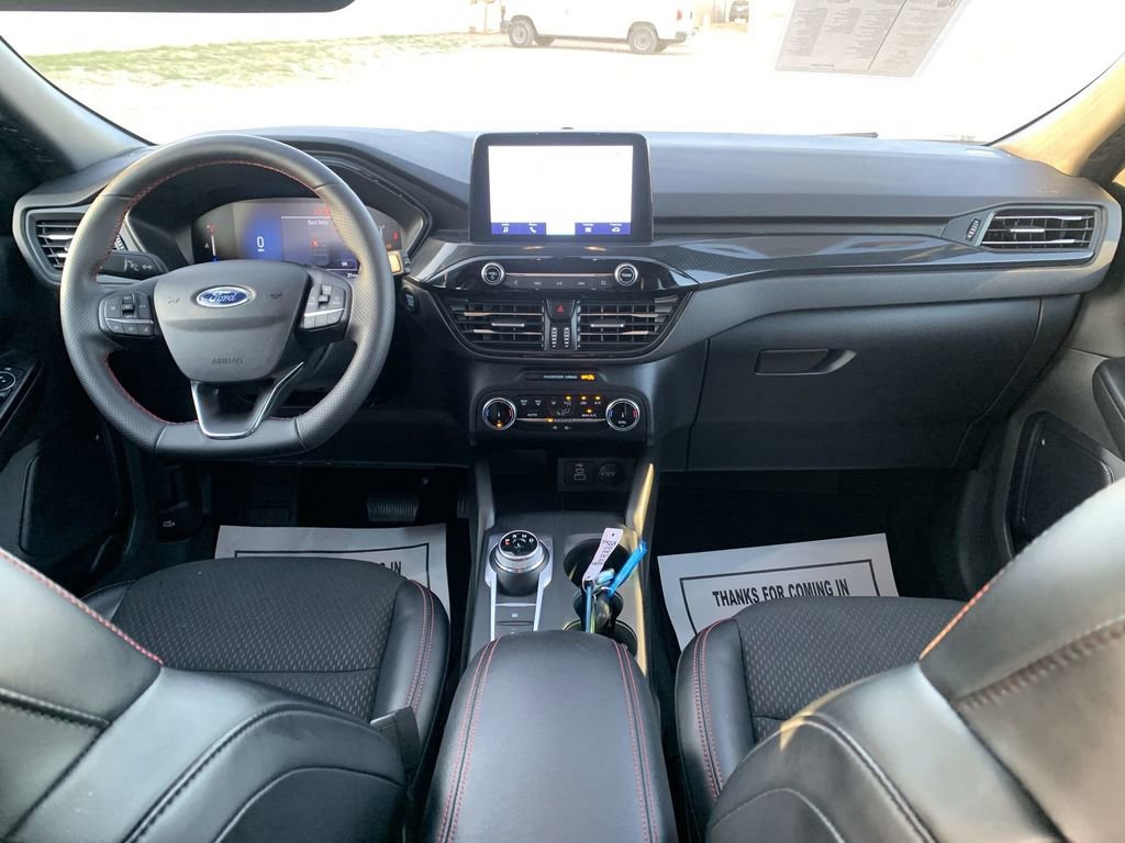 Used 2025 Ford Escape ST-Line image 18