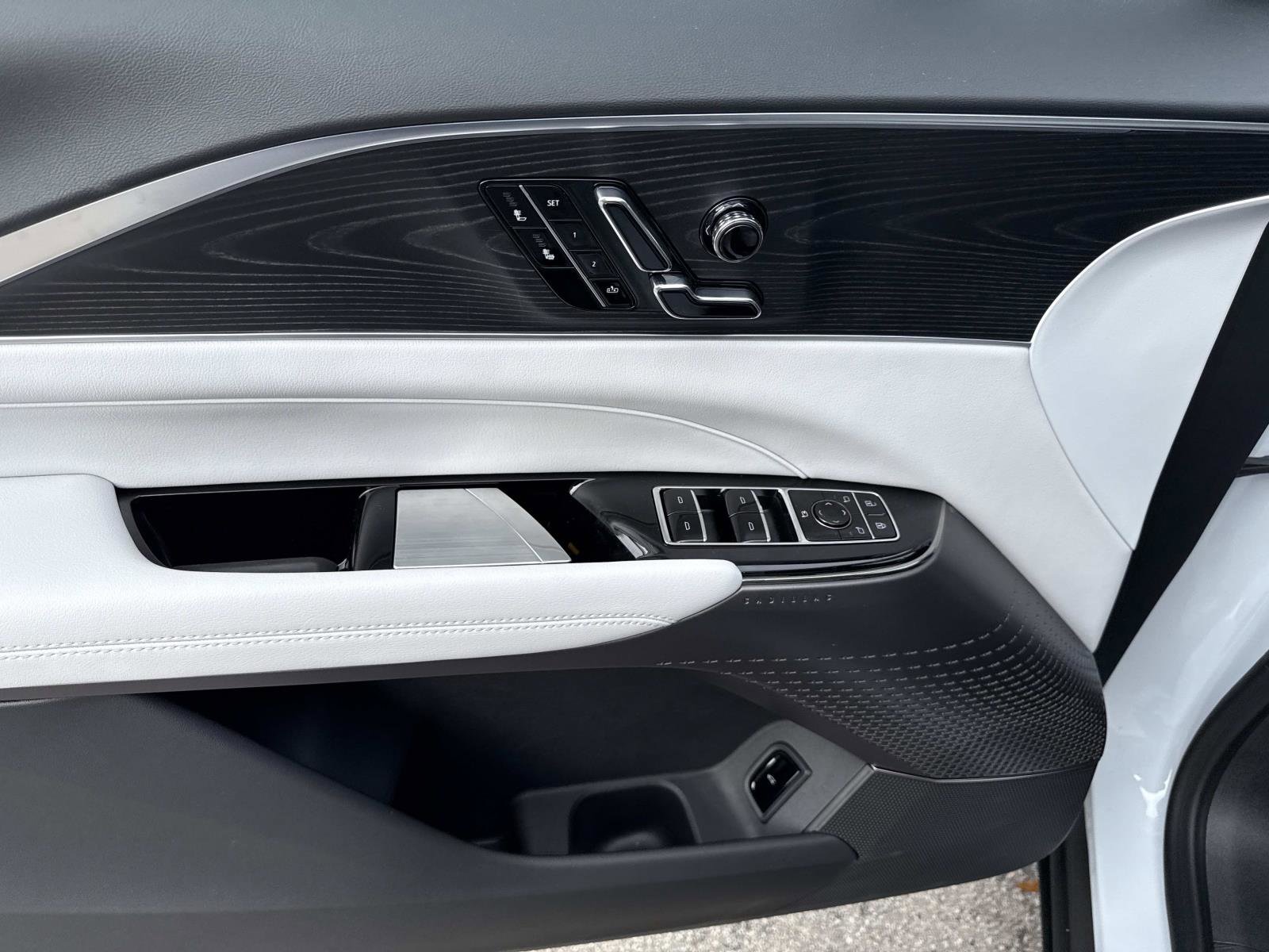 New 2026 Cadillac Lyriq Luxury image 20