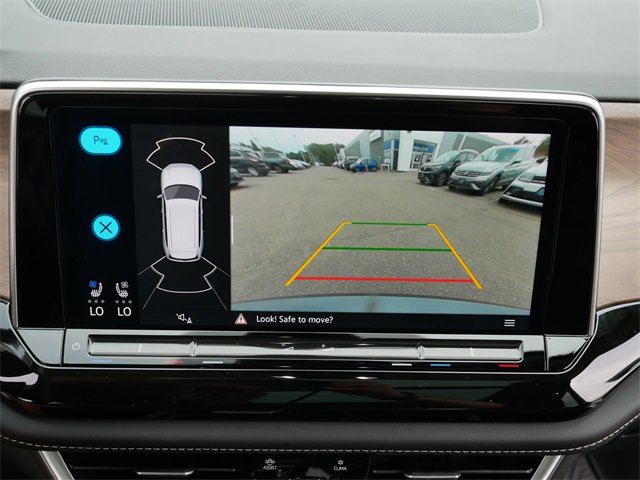 Certified 2025 Volkswagen Atlas SE image 31