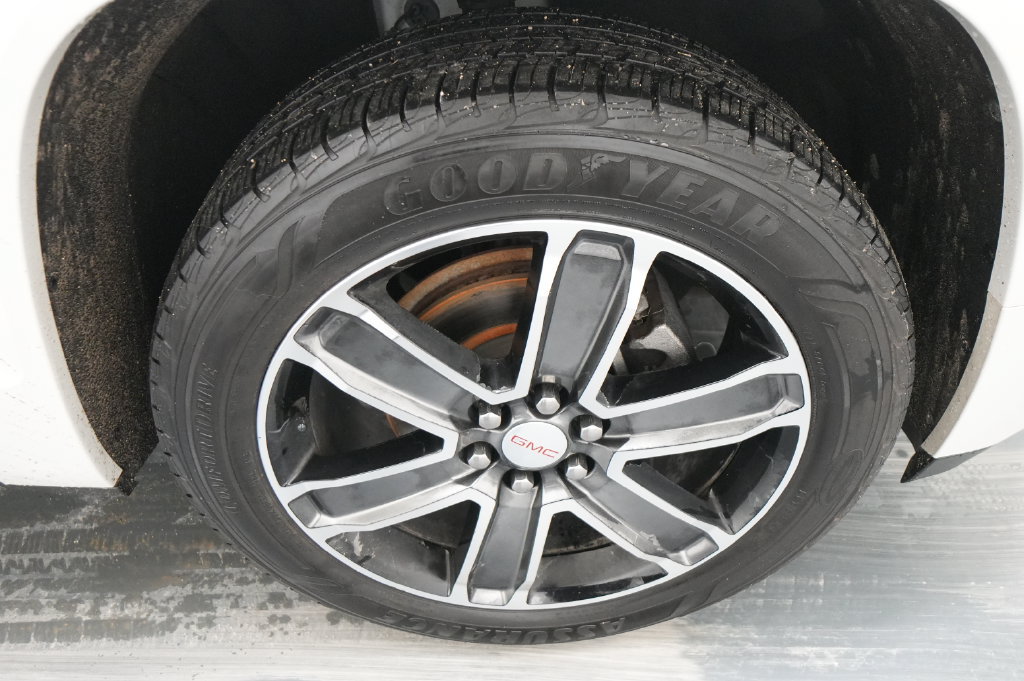 Used 2017 GMC Acadia Denali AWD/4WD image 11