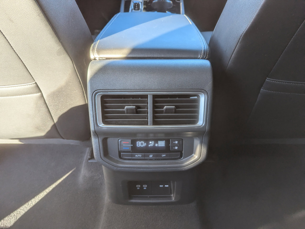 Used 2024 Volkswagen Atlas SE image 36