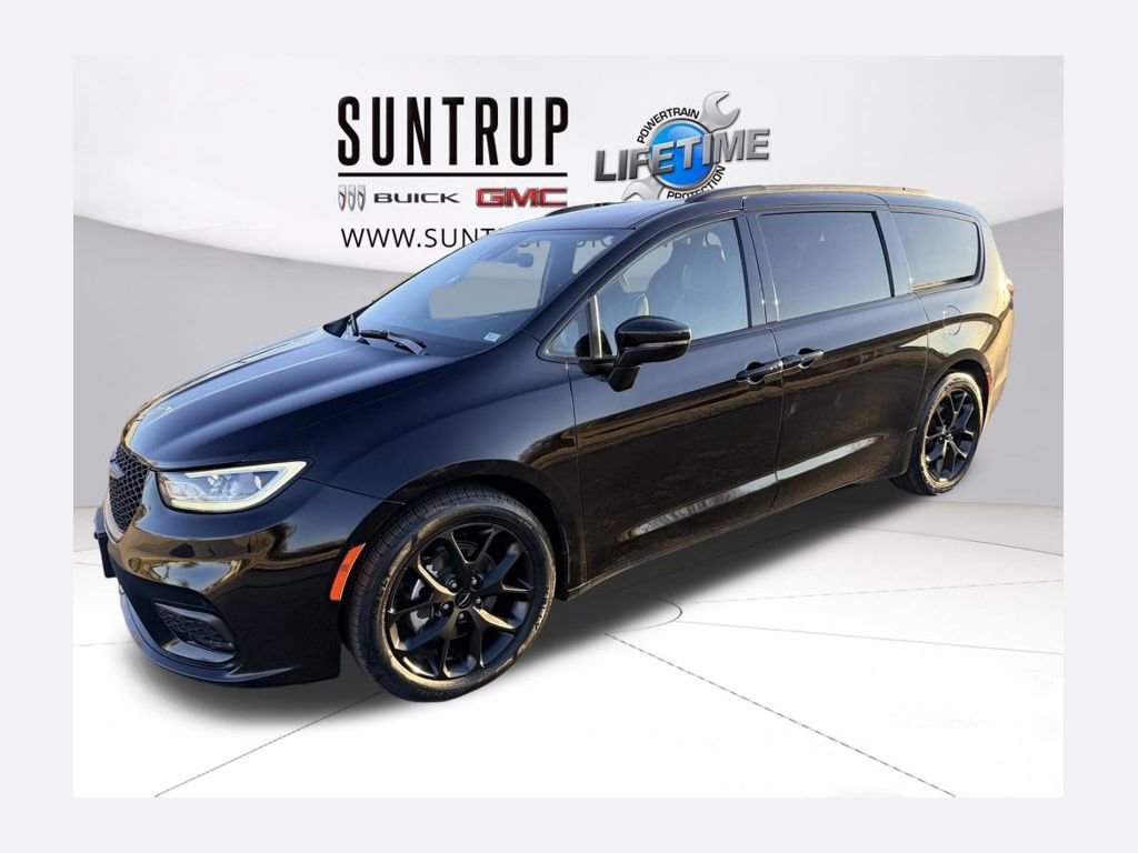 Used 2025 Chrysler Pacifica Limited image 1