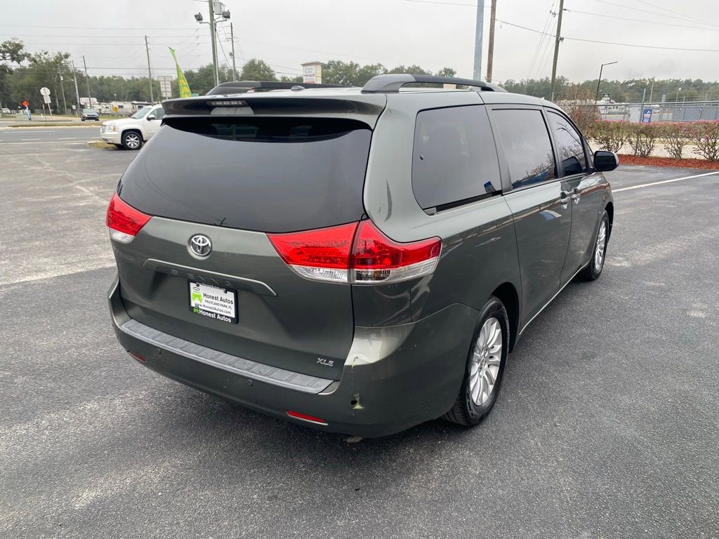 Used 2014 Toyota Sienna XLE image 6