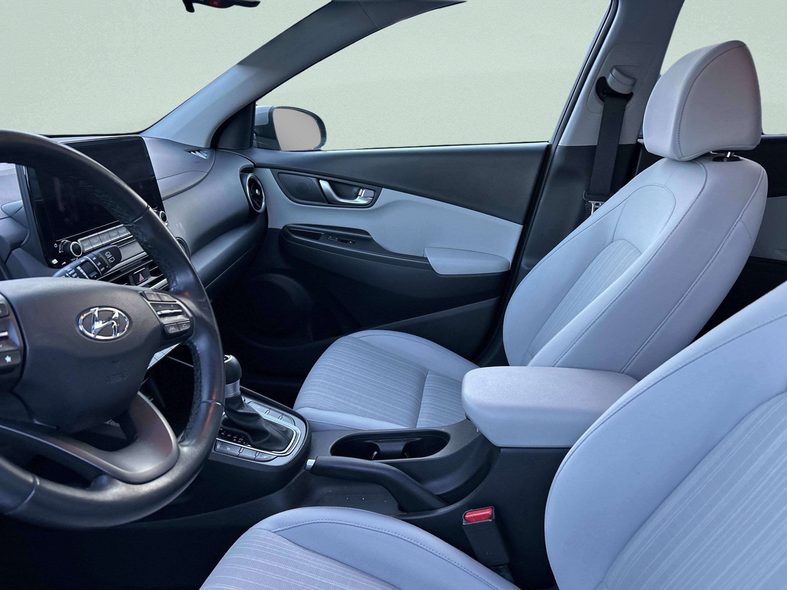 Used 2023 Hyundai Kona SEL w/ Convenience Package image 16