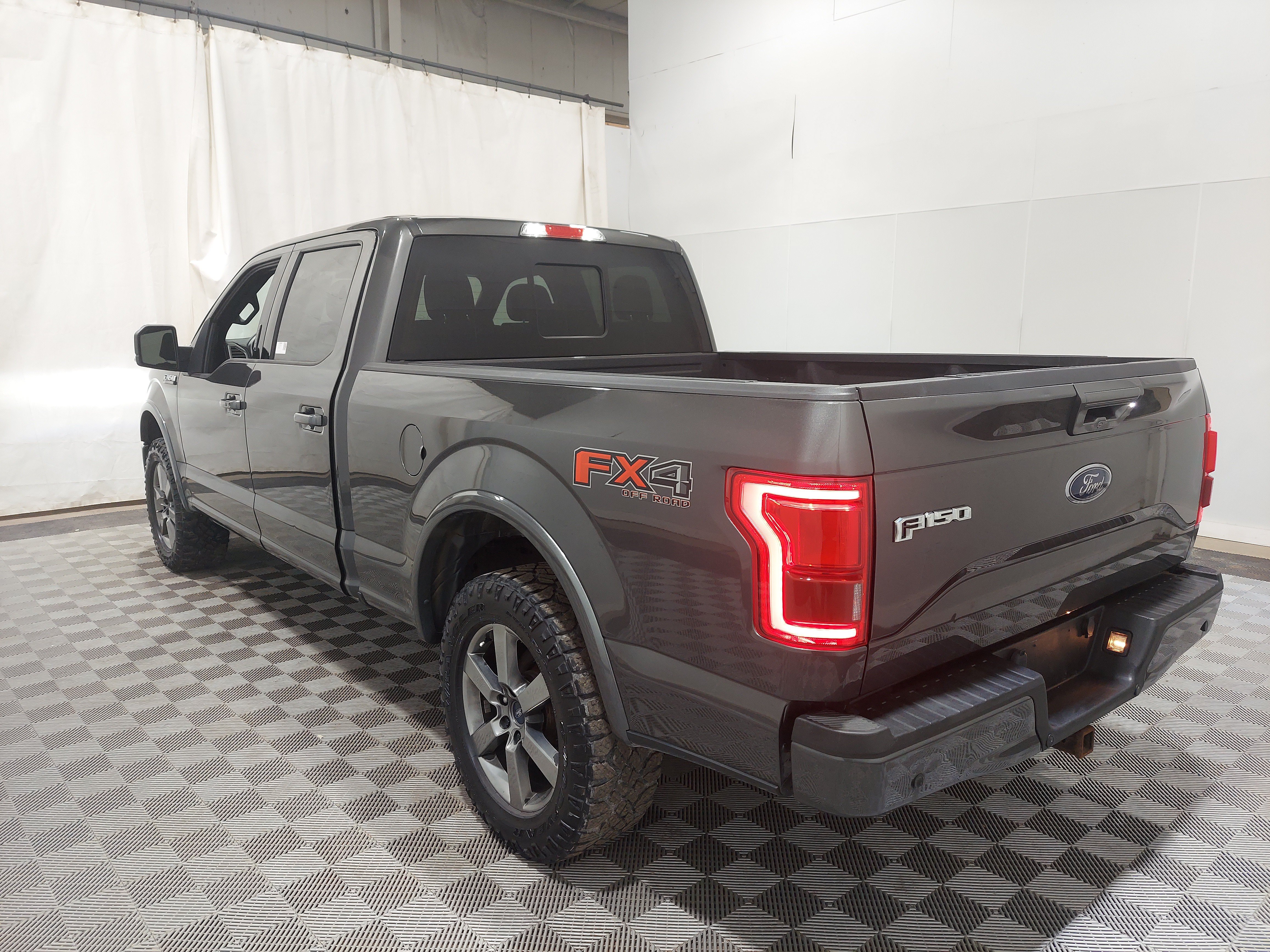 Used 2015 Ford F150 Lariat w/ Equipment Group 502A Luxury AWD/4WD image 2