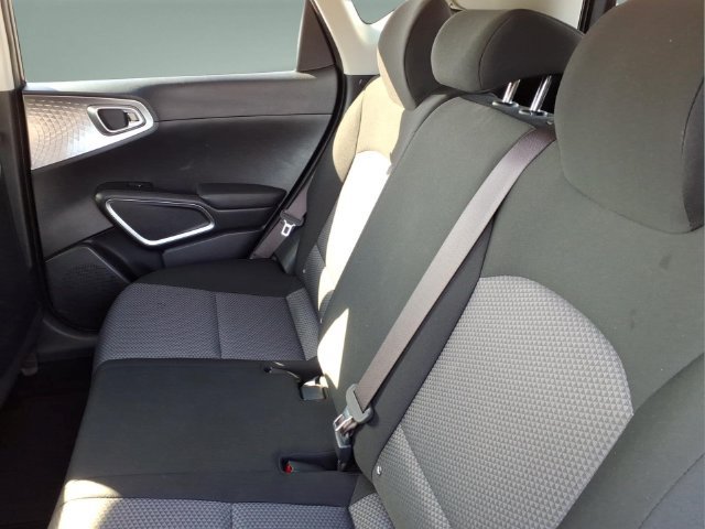 Used 2025 Kia Soul LX w/ LX Technology Package FWD image 14